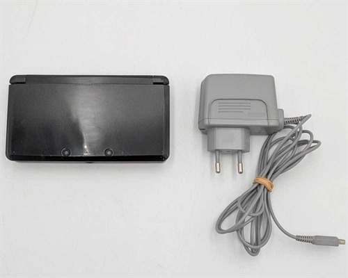 Nintendo 3DS - Cosmo Black - Console - SNR CEH110561132 (C Grade) (Used)